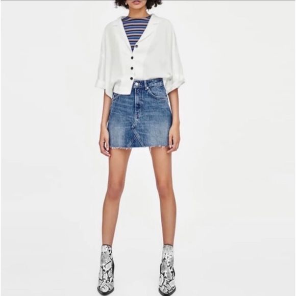 Trafaluc by Zara Authentic Denim by TRF Distressed Frayed Raw Hem Mini Skirt - Picture 4 of 16